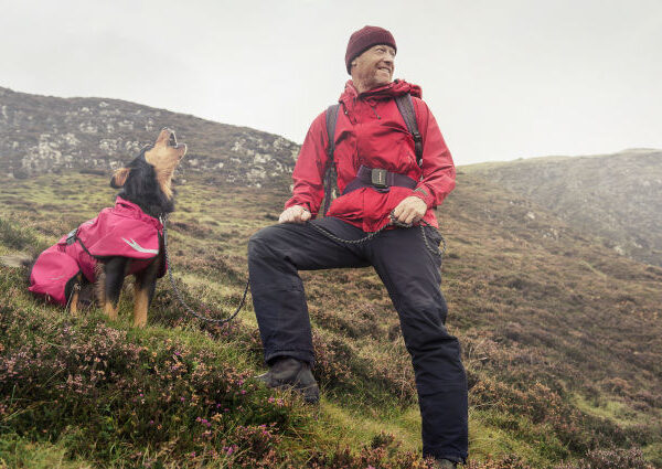 Hurtta Regenmantel Torrent Cherry Gr. 80