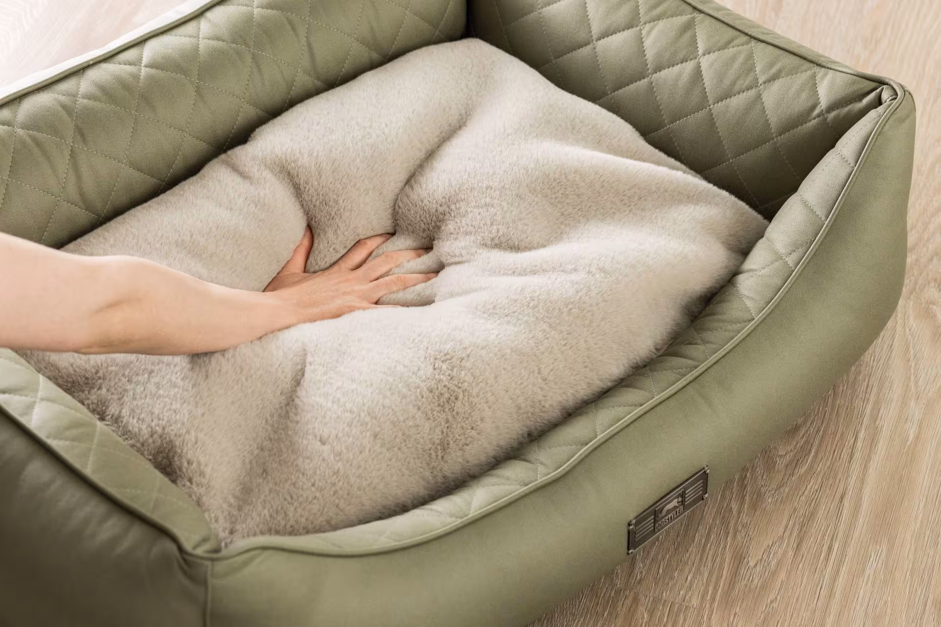 Hundebett Orthopaedisch Gruen Detail Gesteppt Bruno Soft 15c7eba87c82b1d0161e818dce37f5d7 1920x1920
